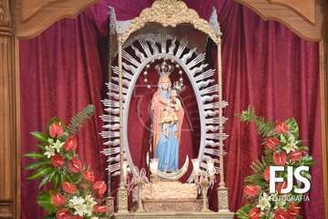 Repique de campanas, misa de romeros y ofrenda a la Virgen de las Nieves/TA y Francisco Javier Santana.